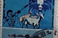 s33